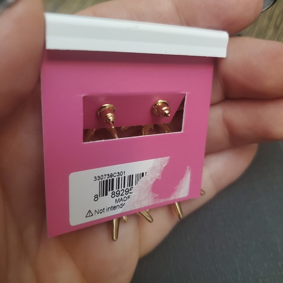 Betsey Johnson Gold Plate Star Dangle Drop Earring - Picture 5 of 9